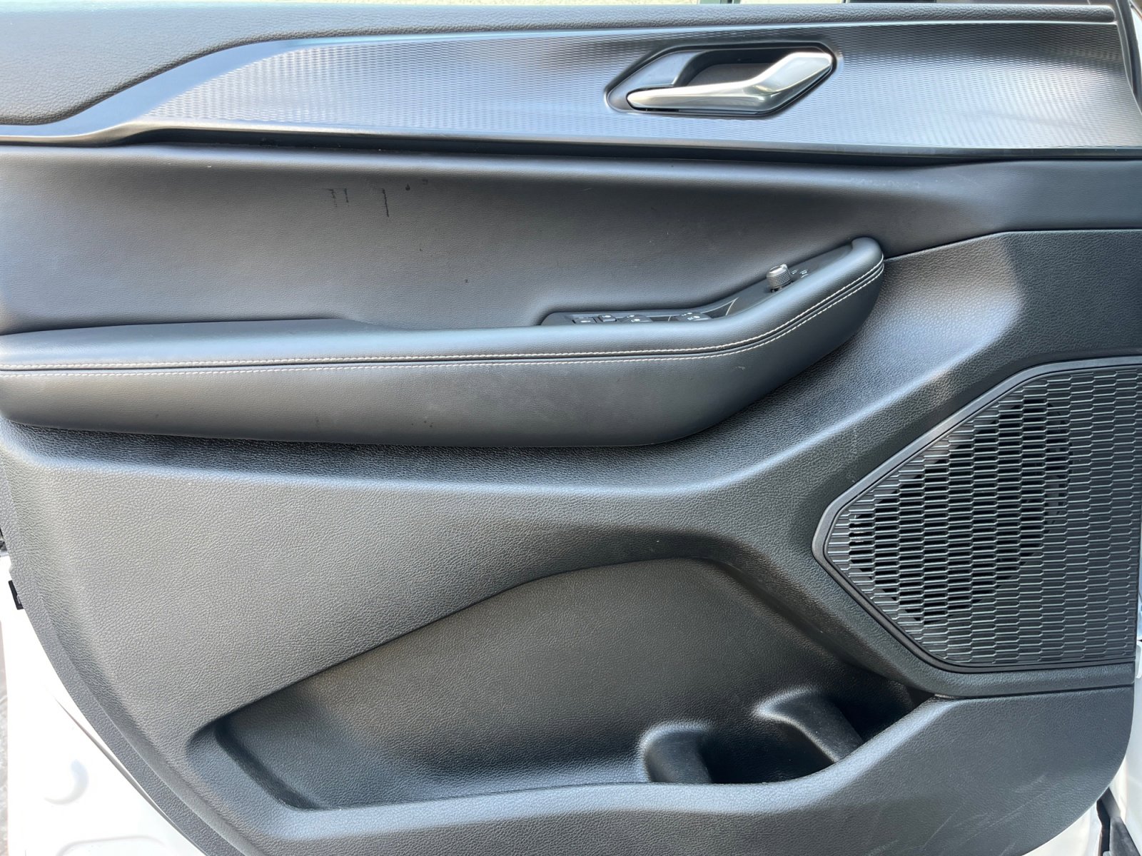 Used 2025 Jeep Grand Cherokee Laredo X w/ Trailer Tow Package AWD/4WD image 15