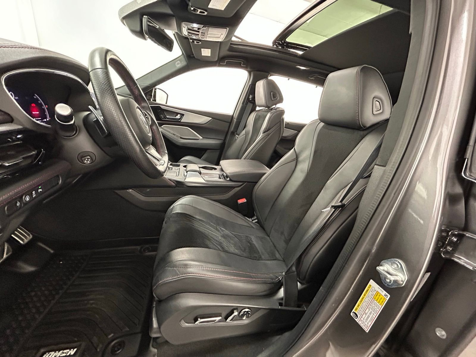 Used 2022 Acura MDX A-Spec image 28