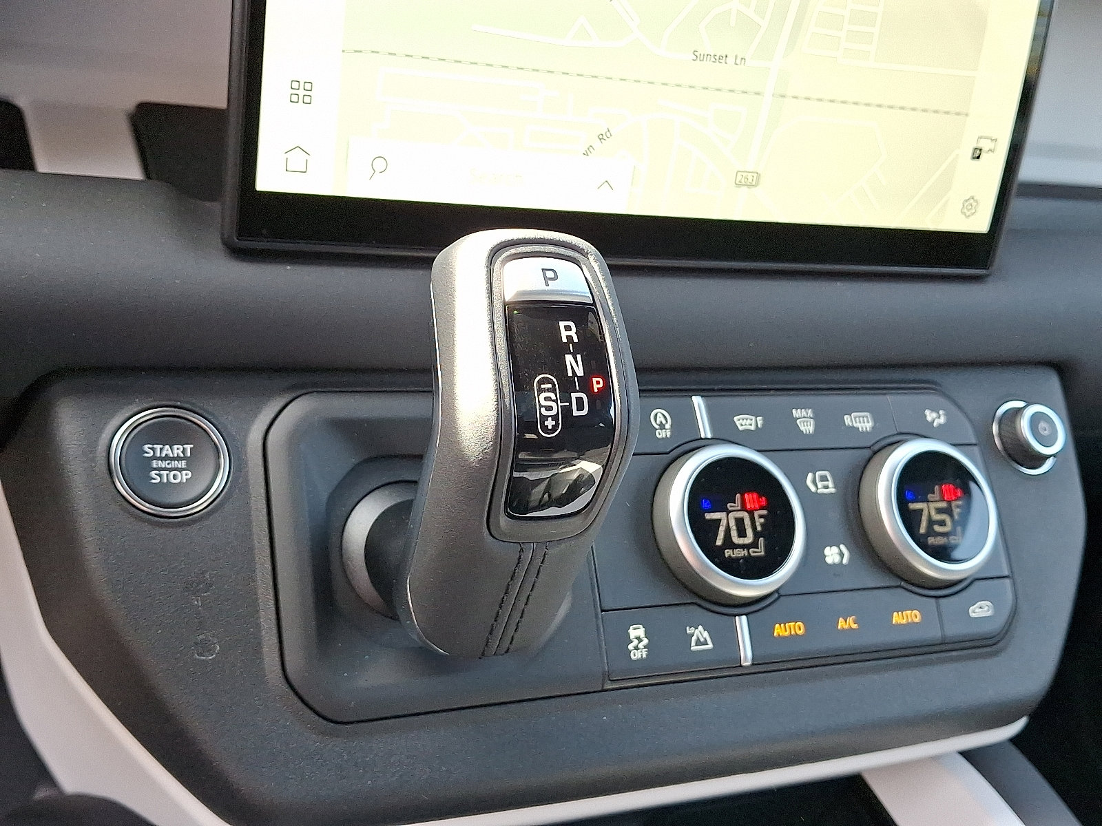 Used 2025 Land Rover Defender 110 S image 15