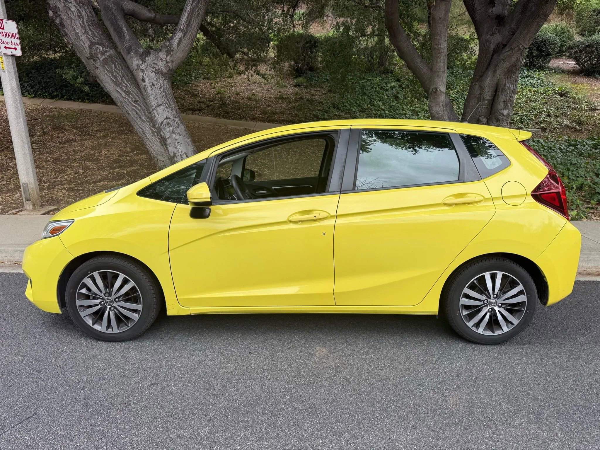 Used 2015 Honda Fit EX-L image 2