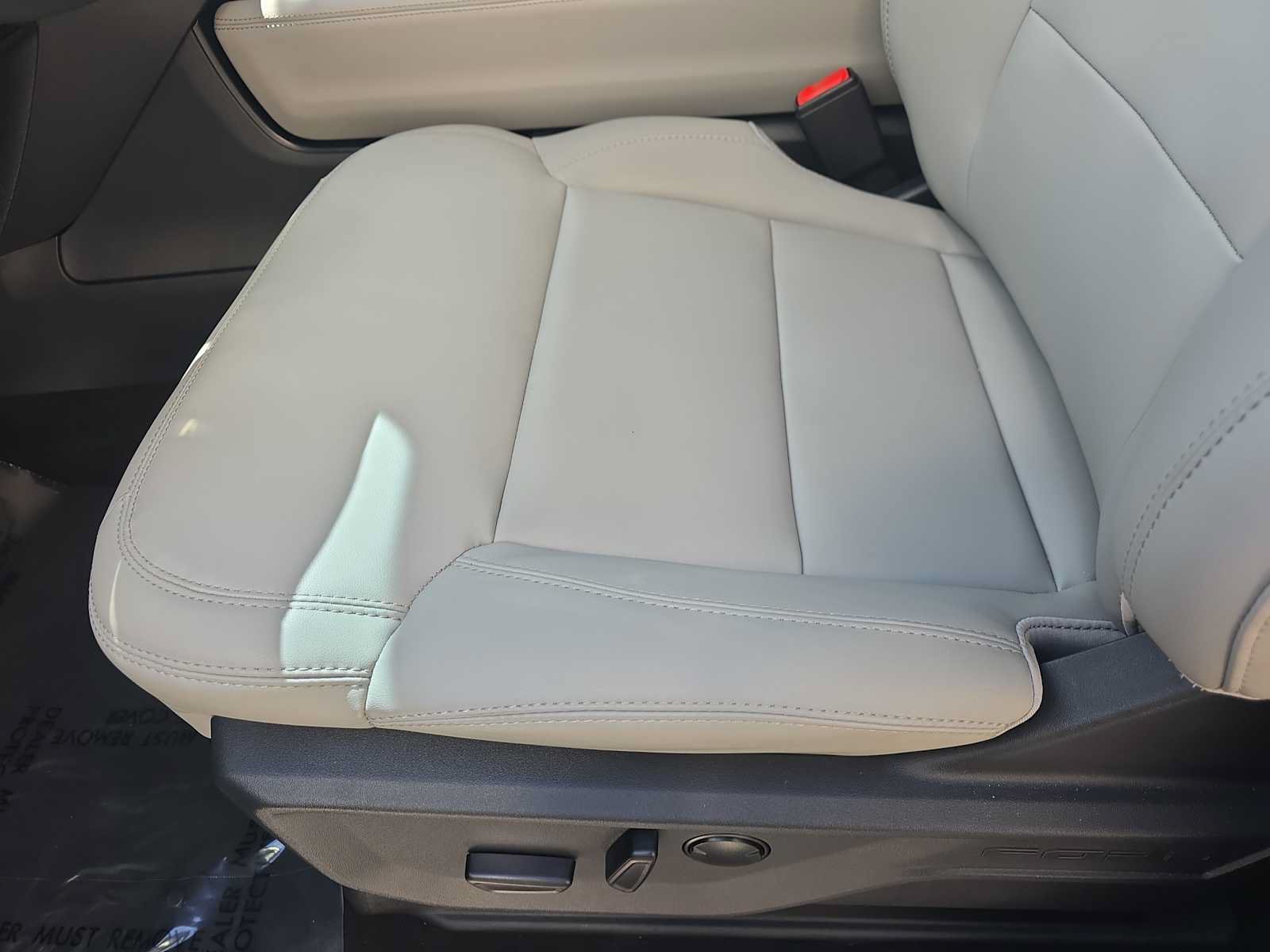 Used 2026 Ford Expedition Active RWD image 23