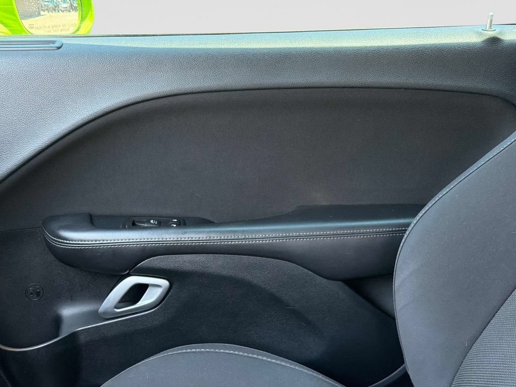 Used 2015 Dodge Challenger R/T RWD image 16