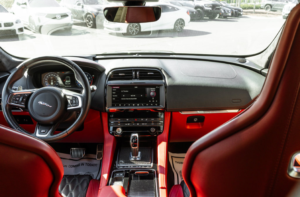 Used 2020 Jaguar F-PACE SVR AWD/4WD image 8