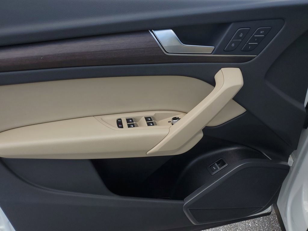 Certified 2024 Audi Q5 2.0T Premium w/ Convenience Package image 20