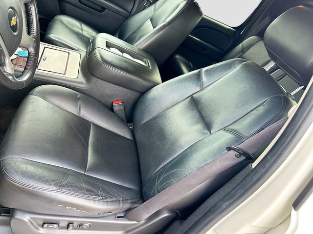 Used 2011 Chevrolet Avalanche LTZ AWD/4WD image 17