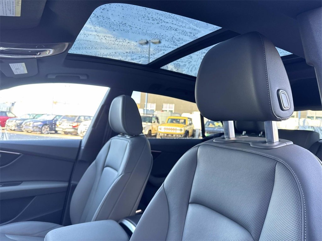 Used 2019 Audi Q8 Premium Plus w/ Premium Plus image 19