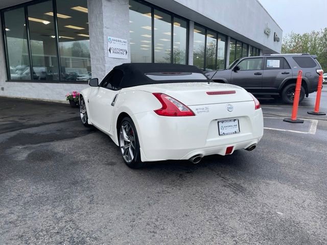 Used 2017 Nissan 370Z Touring Sport RWD image 14