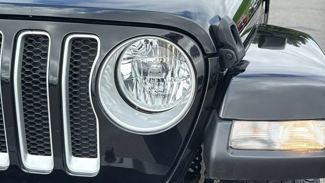 Used 2022 Jeep Wrangler Unlimited Sahara w/ Cold Weather Group AWD/4WD image 7