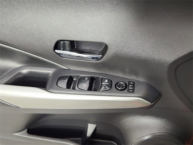 Used 2020 Nissan Kicks SR w/ SR Premium Package image 9