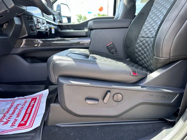 New 2026 Ford F250 Lariat w/ Black Appearance Package AWD/4WD image 12