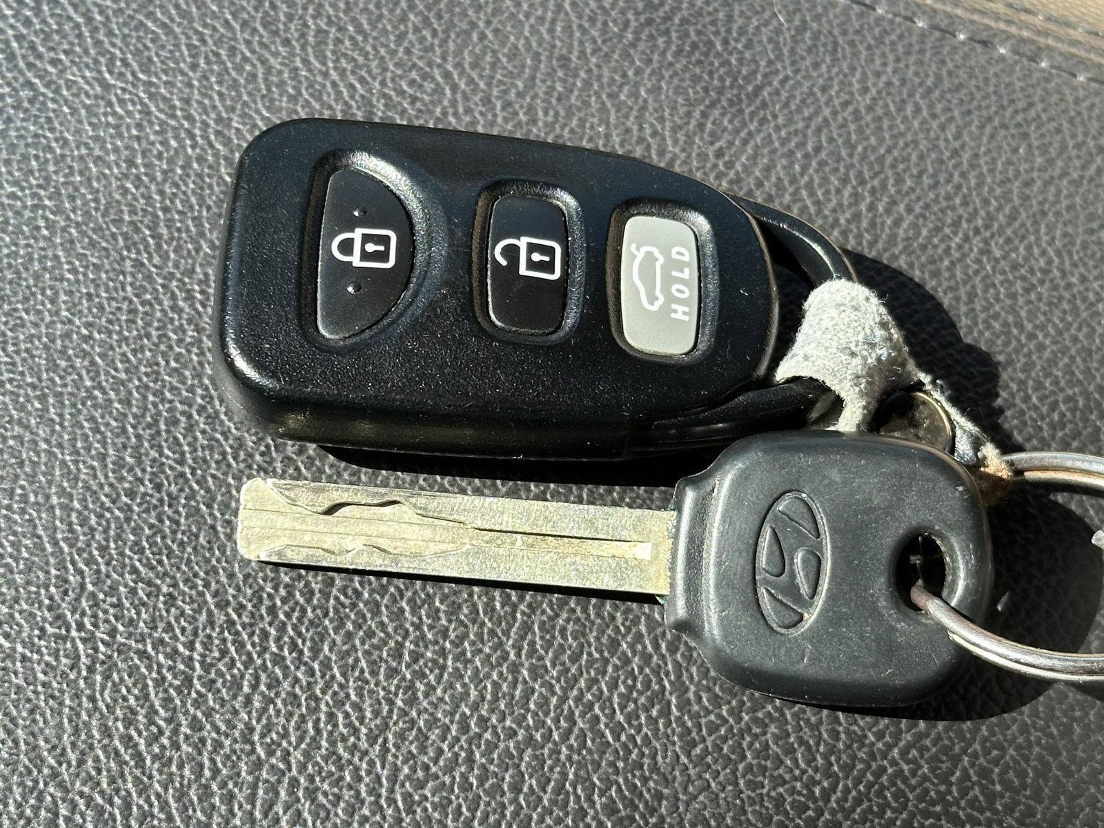 Used 2011 Hyundai Sonata GLS FWD image 14