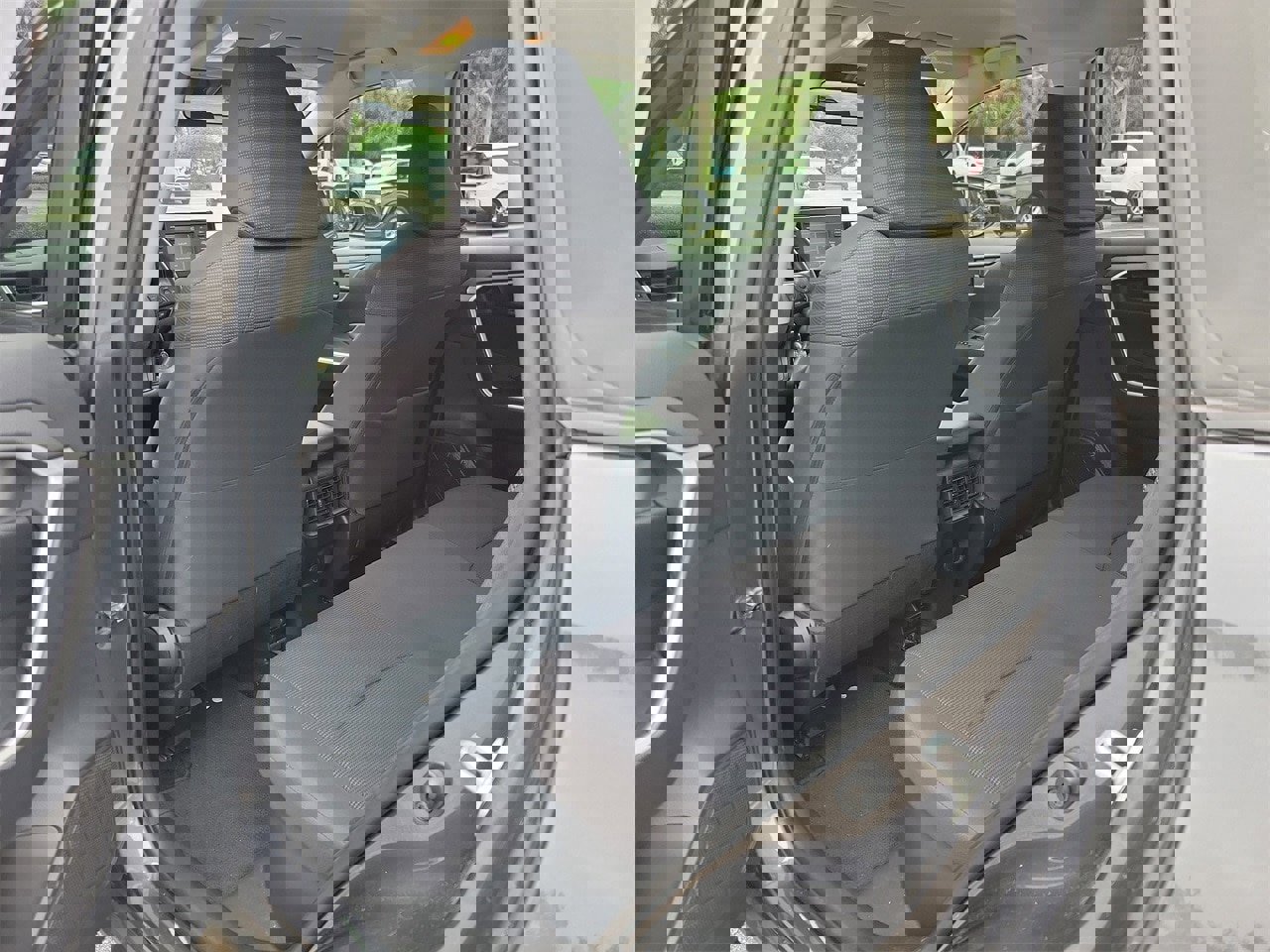 Used 2019 Toyota RAV4 LE image 9