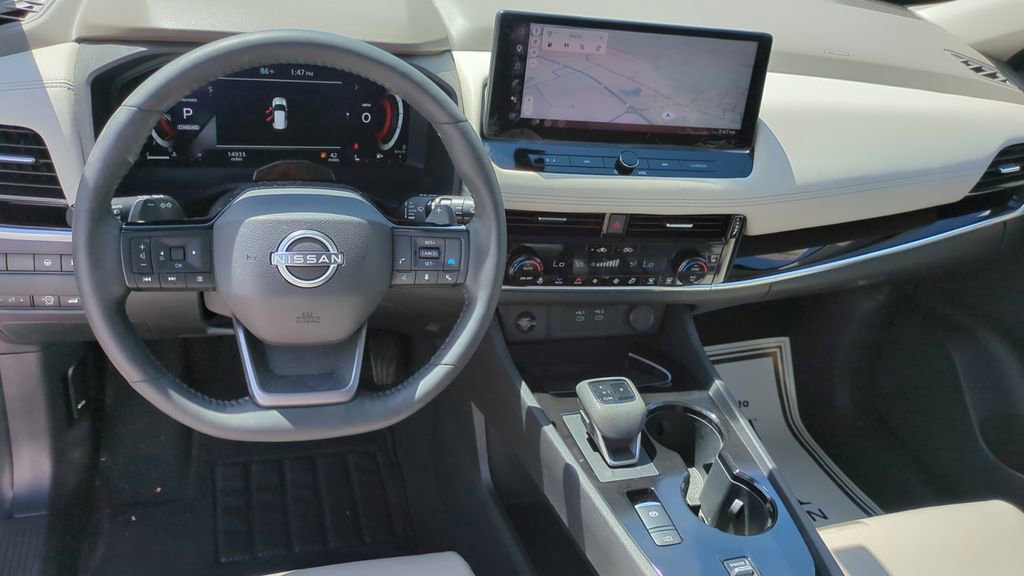 Used 2025 Nissan Rogue SL w/ Tech Package image 17