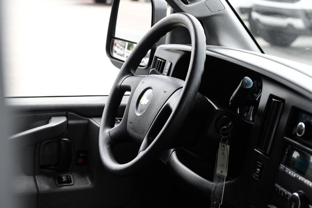 Used 2021 Chevrolet Express 2500 RWD image 11