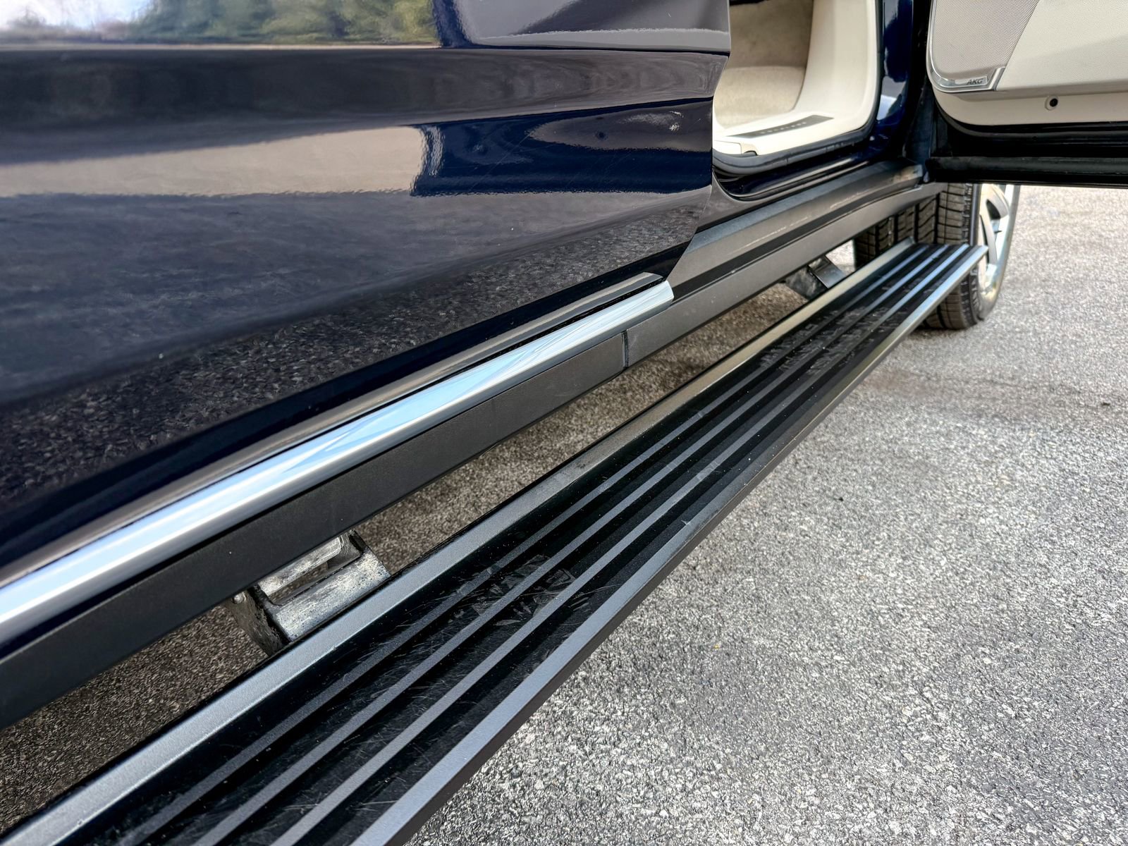 Used 2021 Cadillac Escalade Premium Luxury Platinum image 5