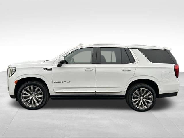 Used 2021 GMC Yukon Denali w/ Denali Premium Package image 4