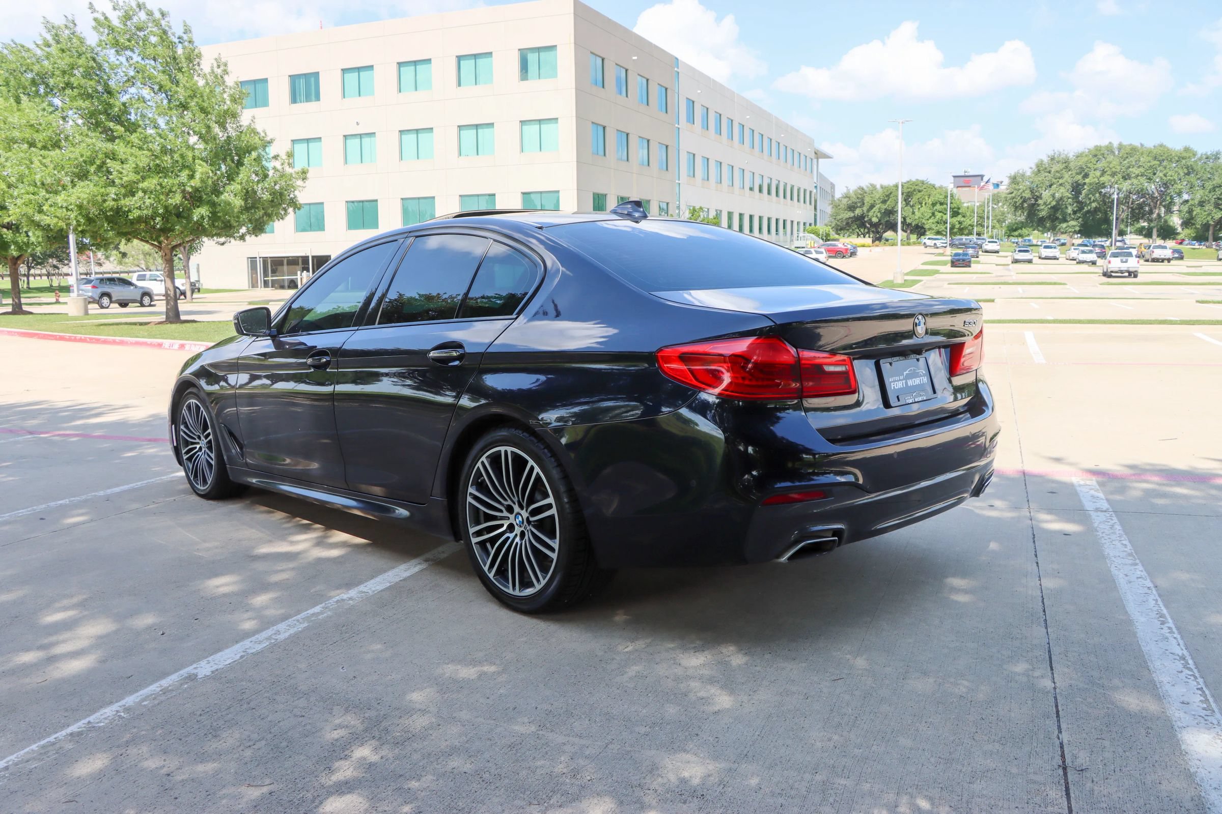 Used 2018 BMW 530i w/ M Sport Package RWD image 5