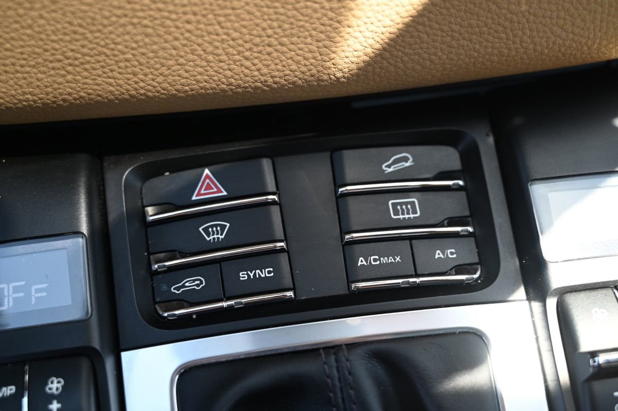 Used 2018 Porsche Macan S image 35