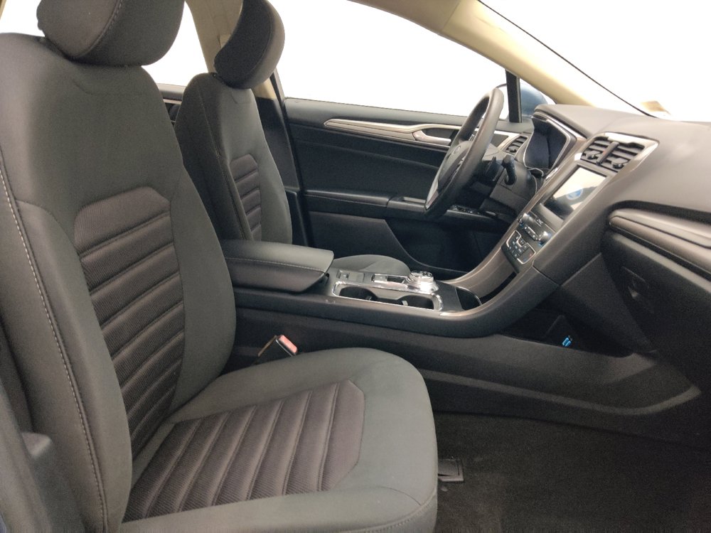 Used 2019 Ford Fusion SE FWD image 21