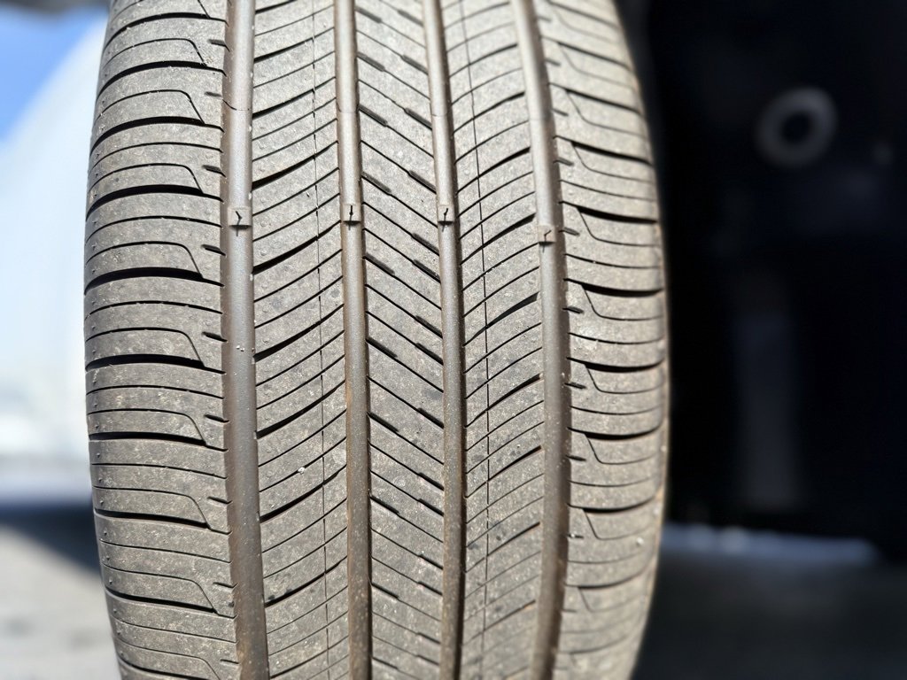 New 2025 Hyundai Elantra Limited image 32