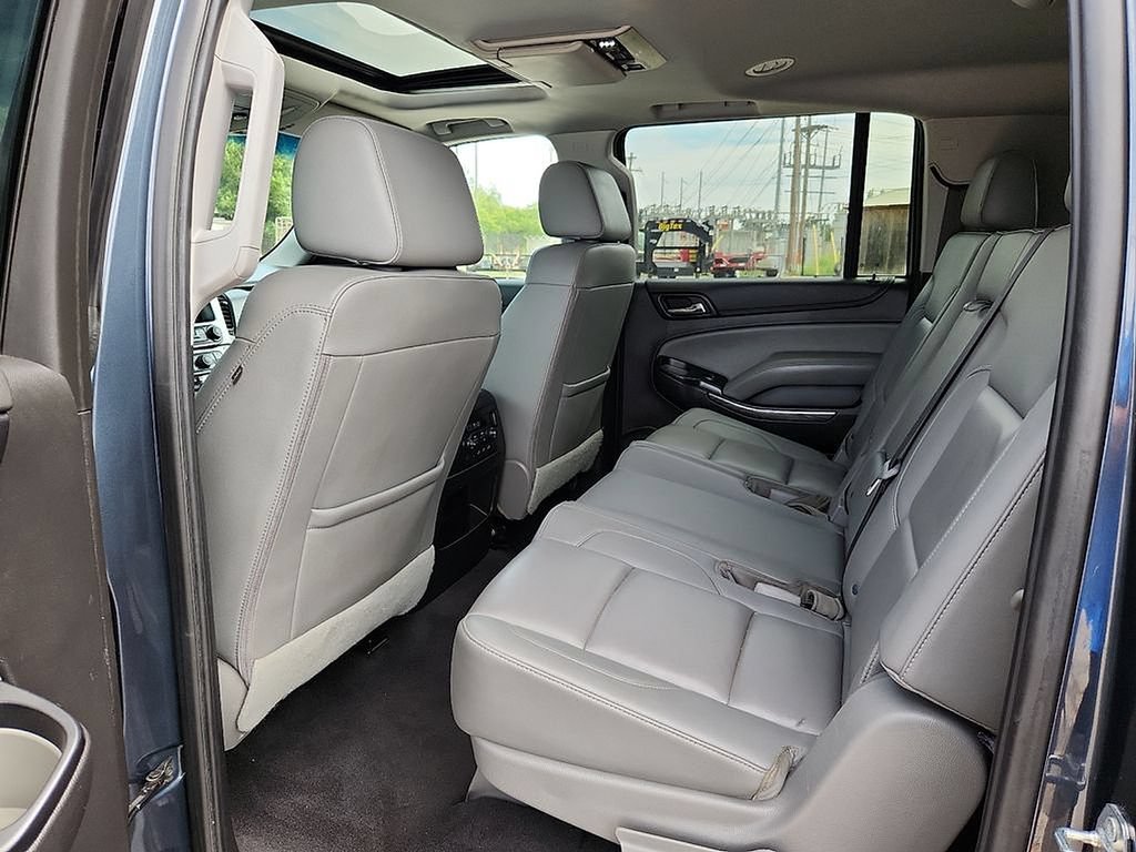 Used 2020 Chevrolet Suburban LT AWD/4WD image 17