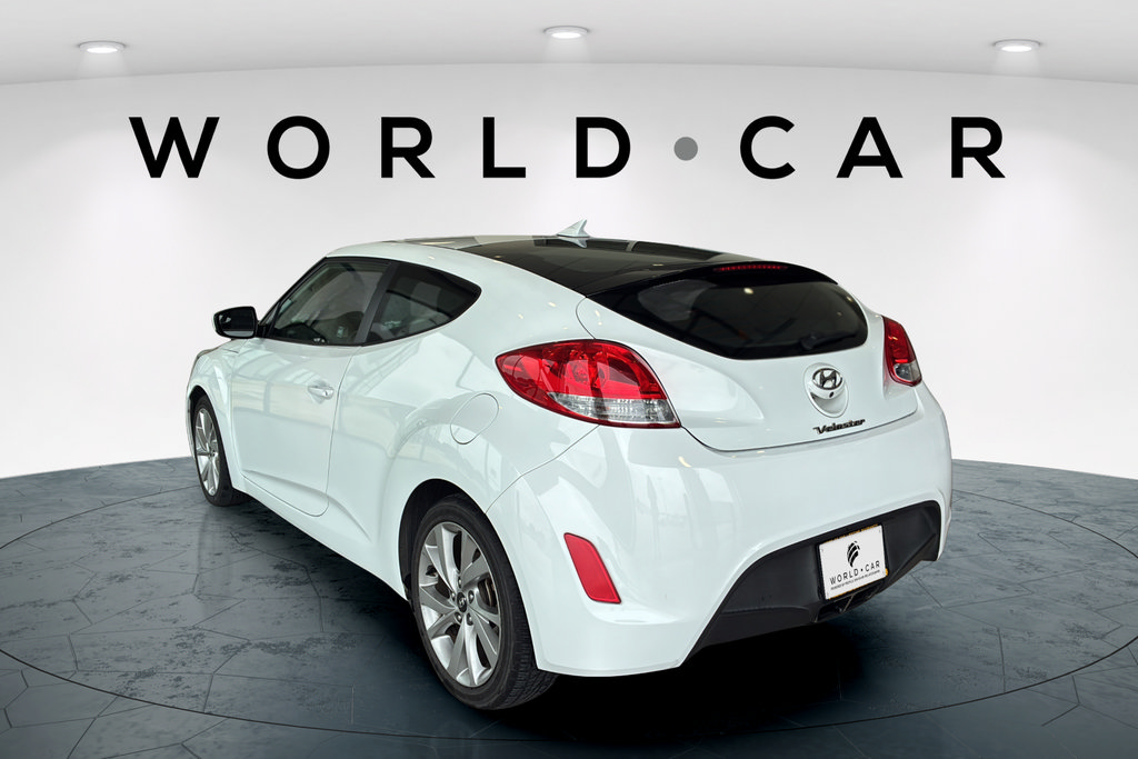 Used 2016 Hyundai Veloster FWD image 5