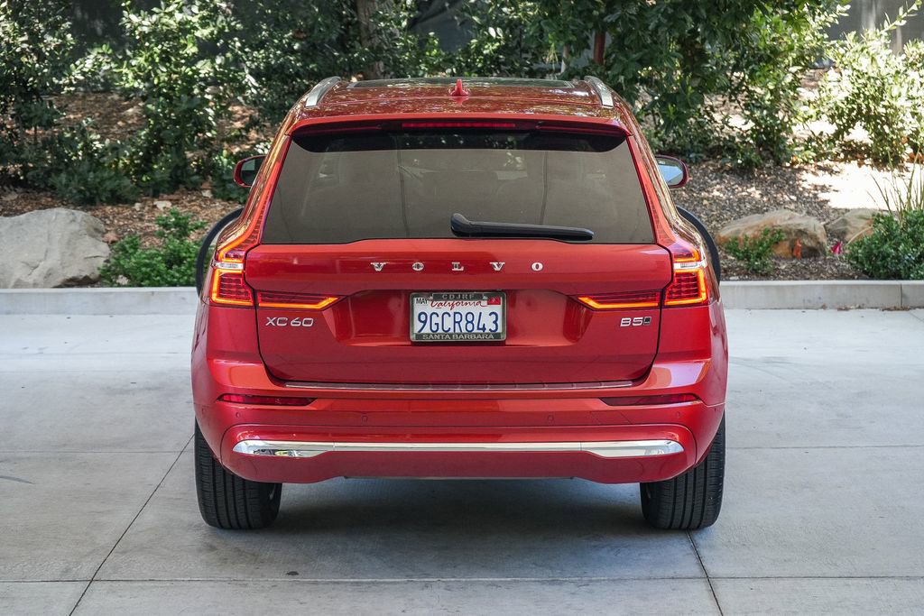 Used 2023 Volvo XC60 B5 Plus w/ Climate Package AWD/4WD image 5