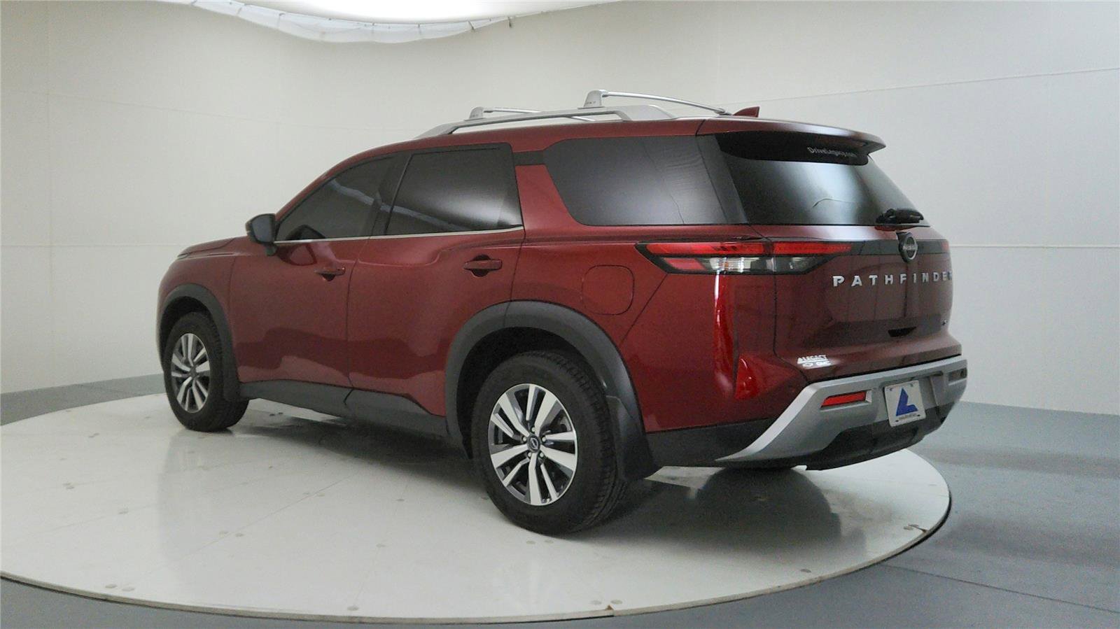 Used 2024 Nissan Pathfinder SL image 5