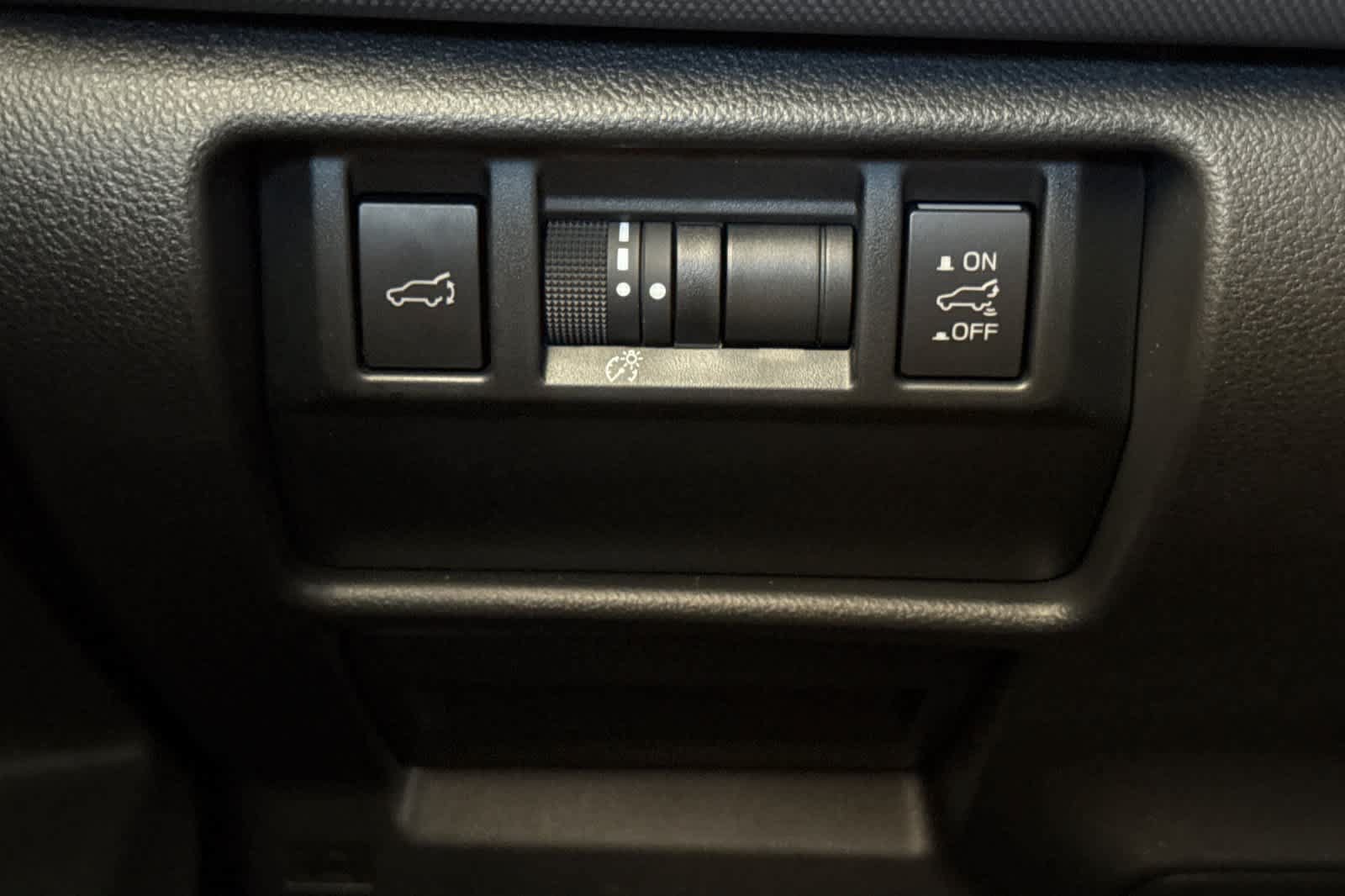 Used 2025 Subaru Forester Premium AWD/4WD image 30