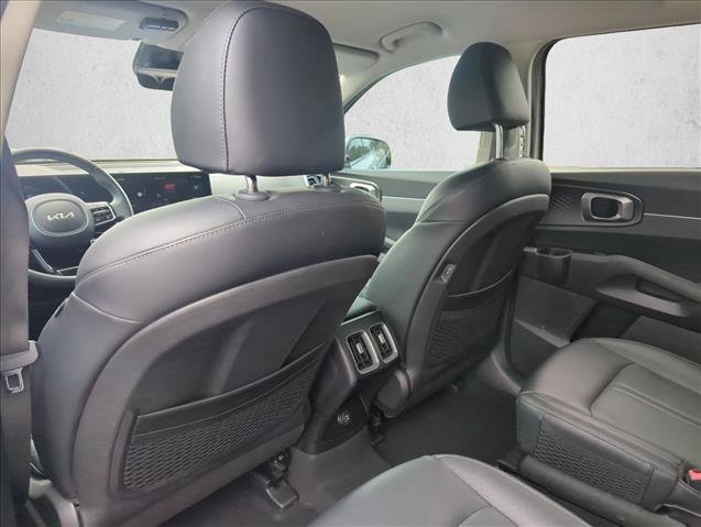 Used 2025 Kia Sorento EX AWD/4WD image 19