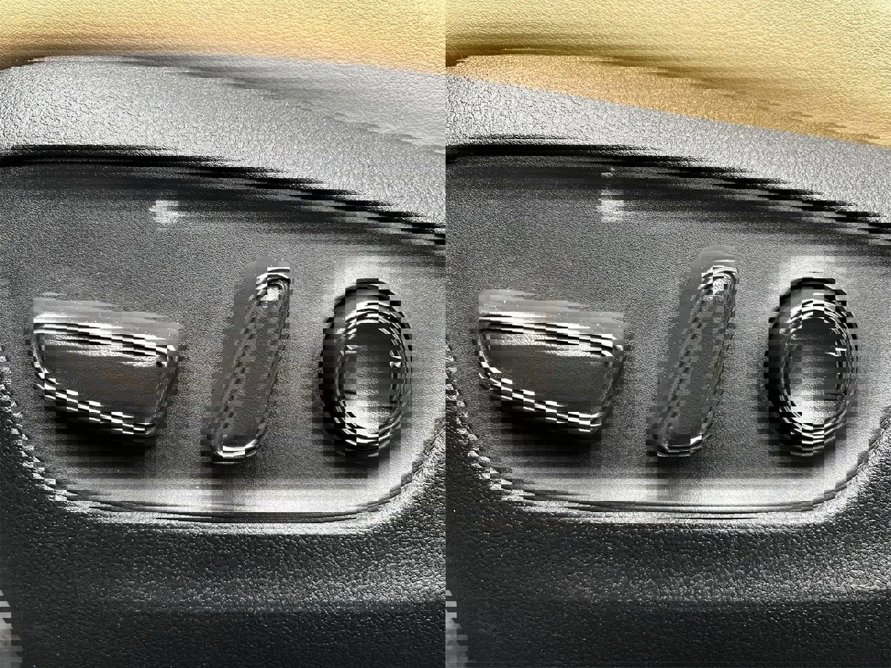 Used 2023 Toyota RAV4 XLE Premium image 25