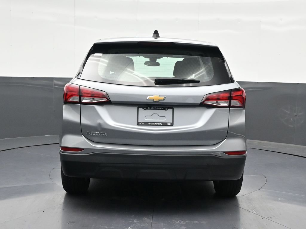 Used 2024 Chevrolet Equinox LS FWD image 4