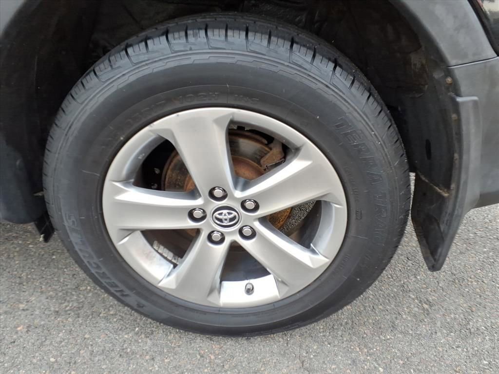 Used 2015 Toyota RAV4 XLE image 25