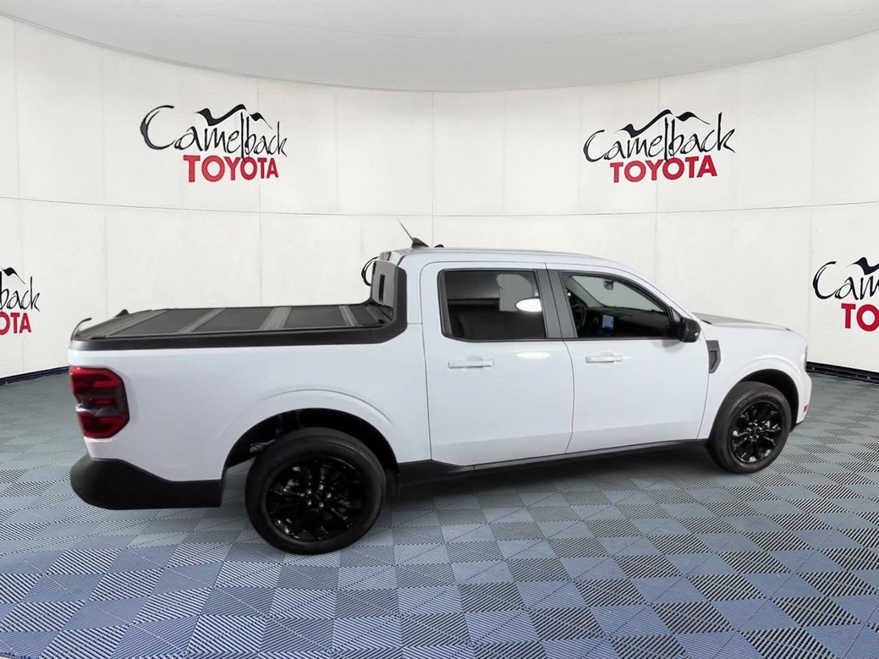 Used 2024 Ford Maverick Lariat w/ Black Appearance Package FWD image 3