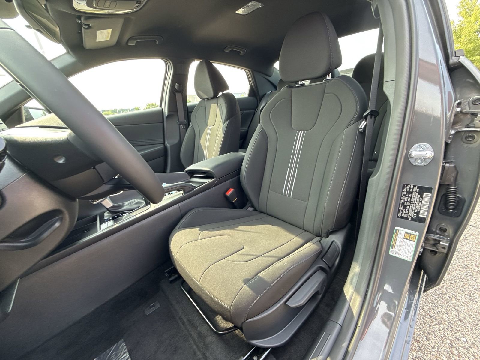 Certified 2025 Hyundai Elantra Sport image 13