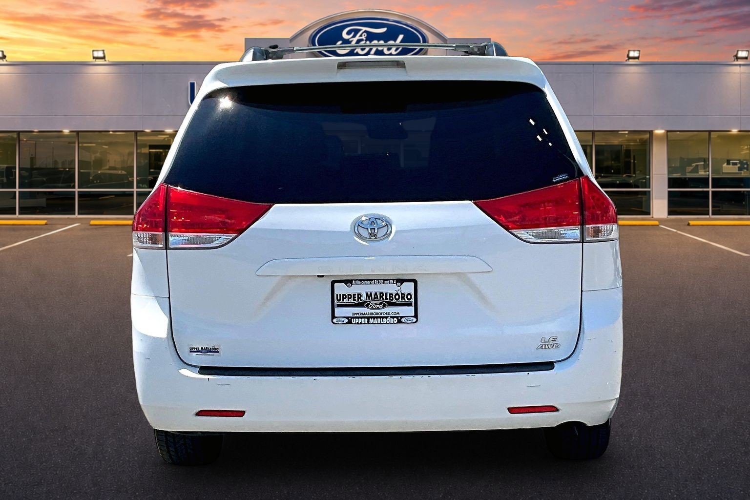 Used 2012 Toyota Sienna LE w/ Towing Pkg AWD/4WD image 4