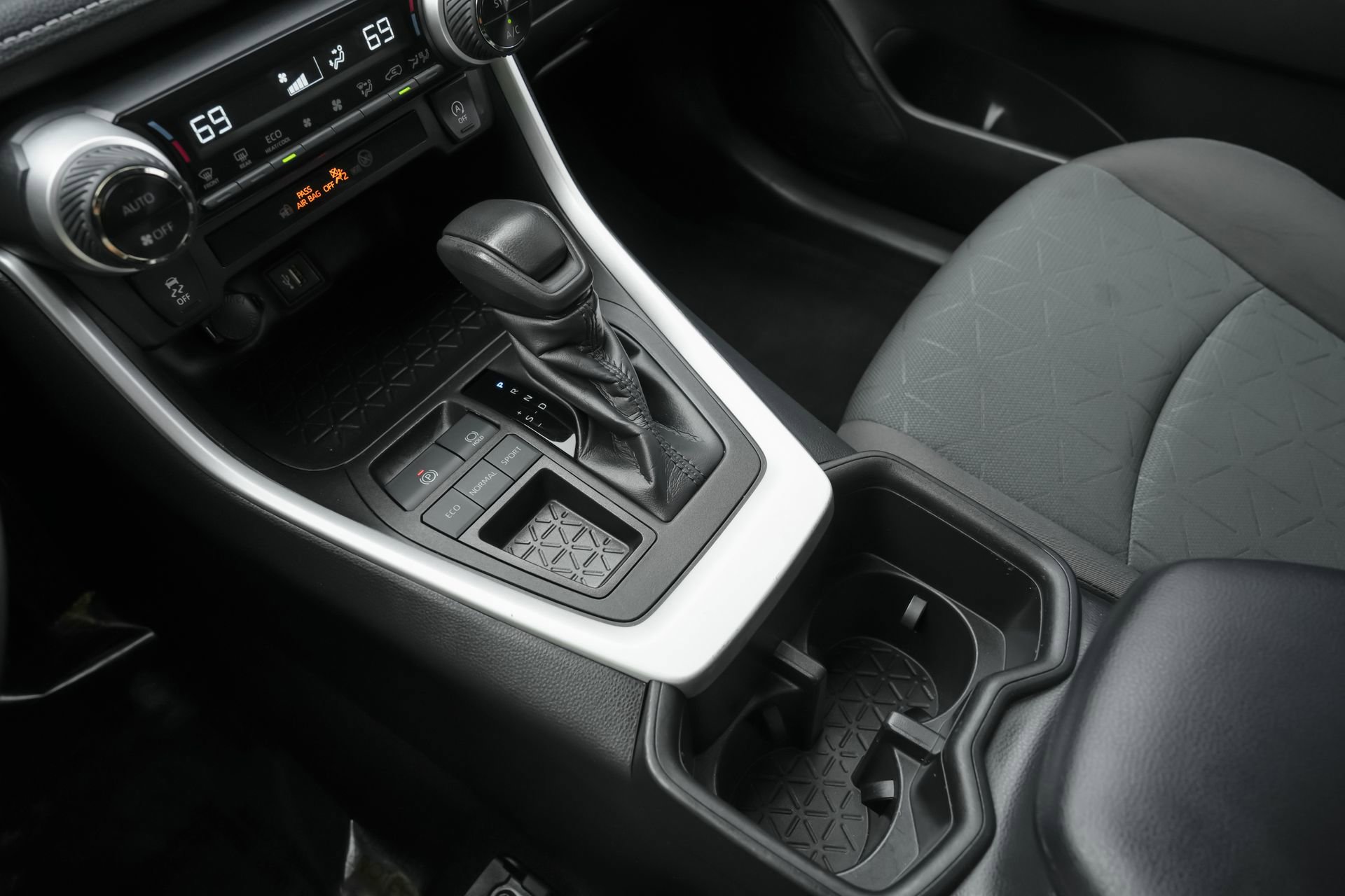 Used 2023 Toyota RAV4 XLE image 11