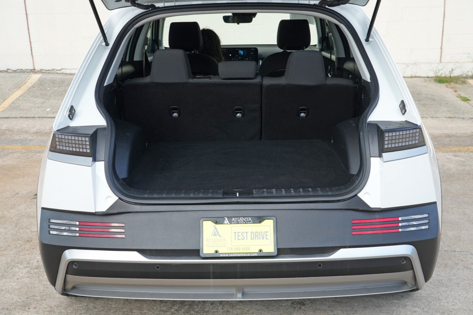 Used 2025 Hyundai Ioniq 5 SE RWD image 8