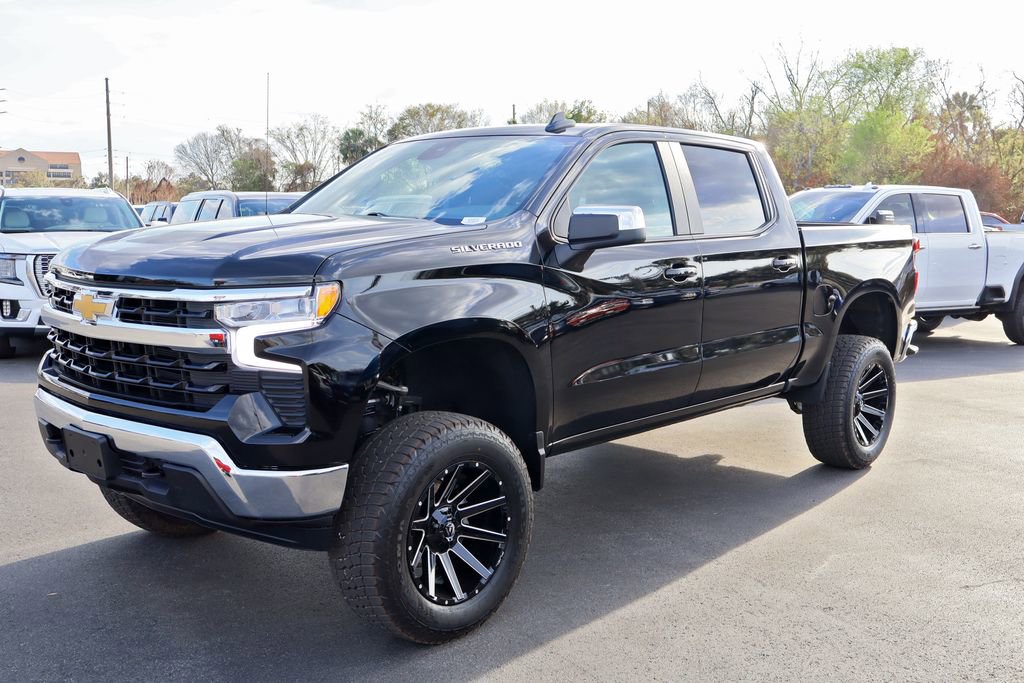 Used 2025 Chevrolet Silverado 1500 LT image 4