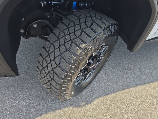 Used 2024 GMC Sierra 2500 AT4X image 27