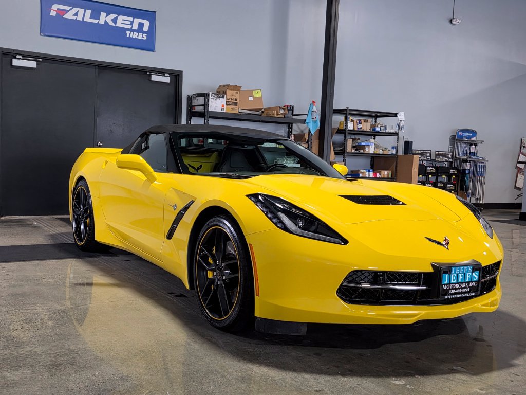 Used 2019 Chevrolet Corvette Stingray Convertible Z51 2LT RWD image 3