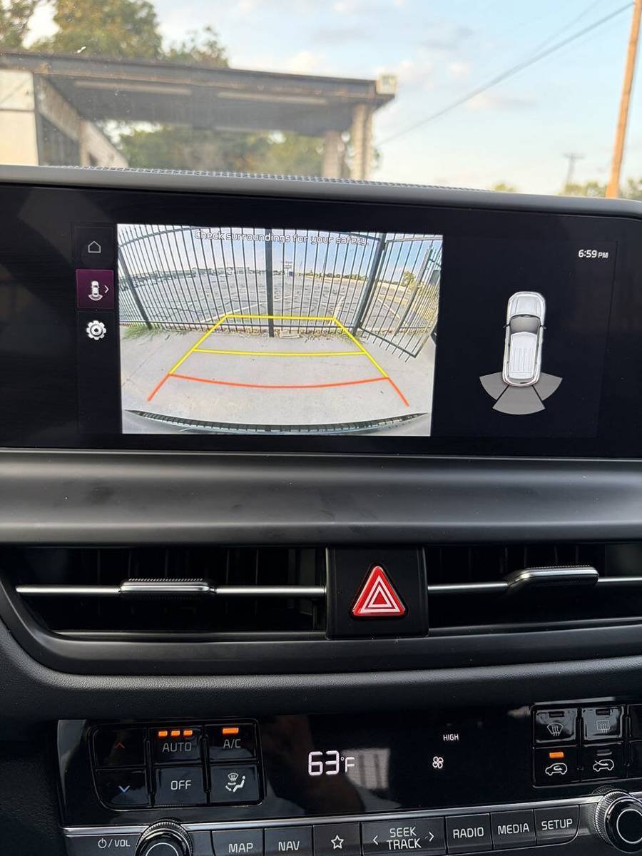 Used 2025 Kia Seltos EX FWD image 12