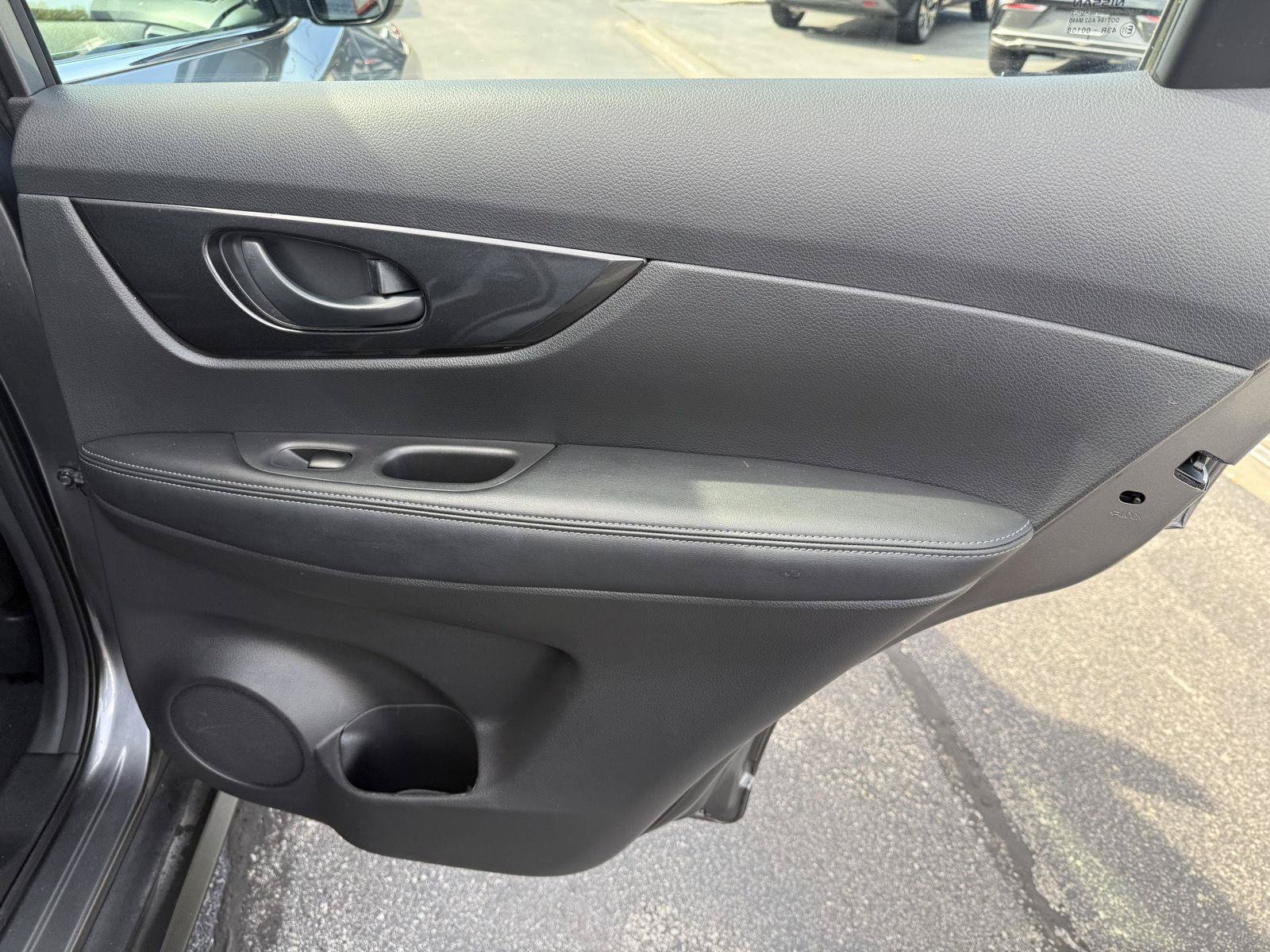 Used 2020 Nissan Rogue S AWD/4WD image 14