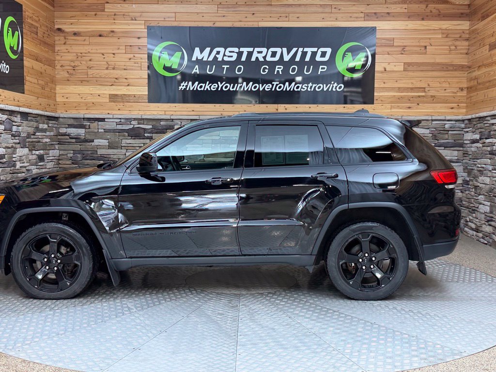 Used 2020 Jeep Grand Cherokee Laredo AWD/4WD image 14
