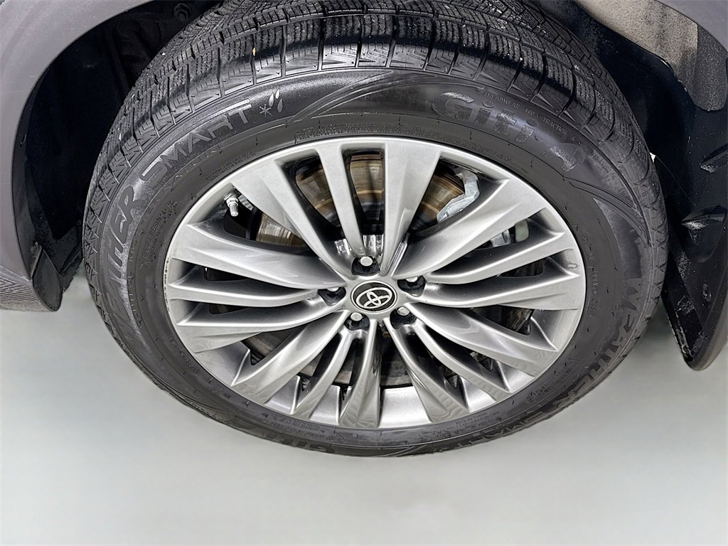 Used 2021 Toyota Highlander Platinum image 31
