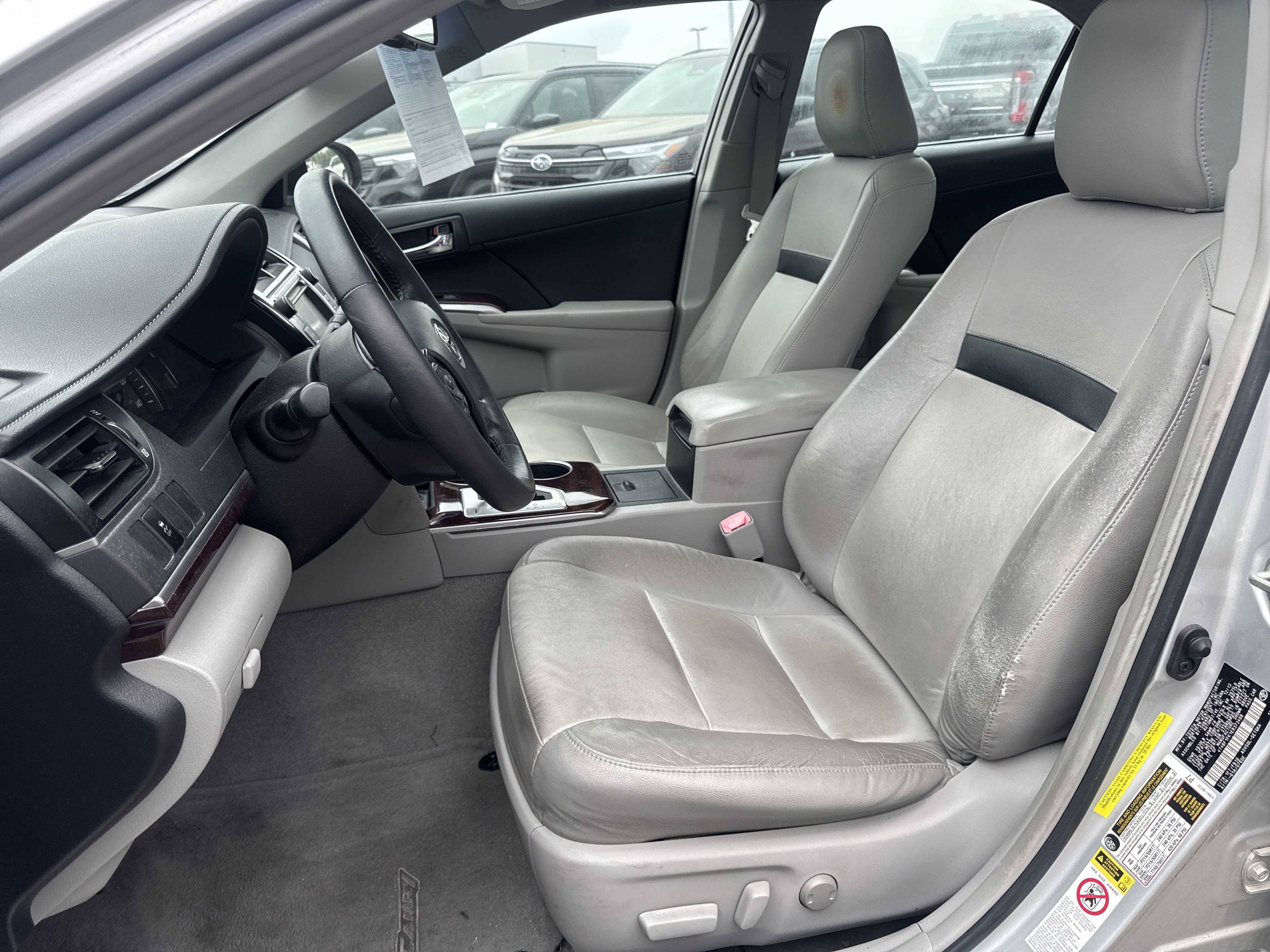 Used 2014 Toyota Camry XLE w/ Convenience Package image 25