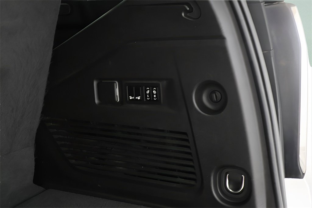 Used 2022 Chevrolet Tahoe LT w/ Luxury Package image 30