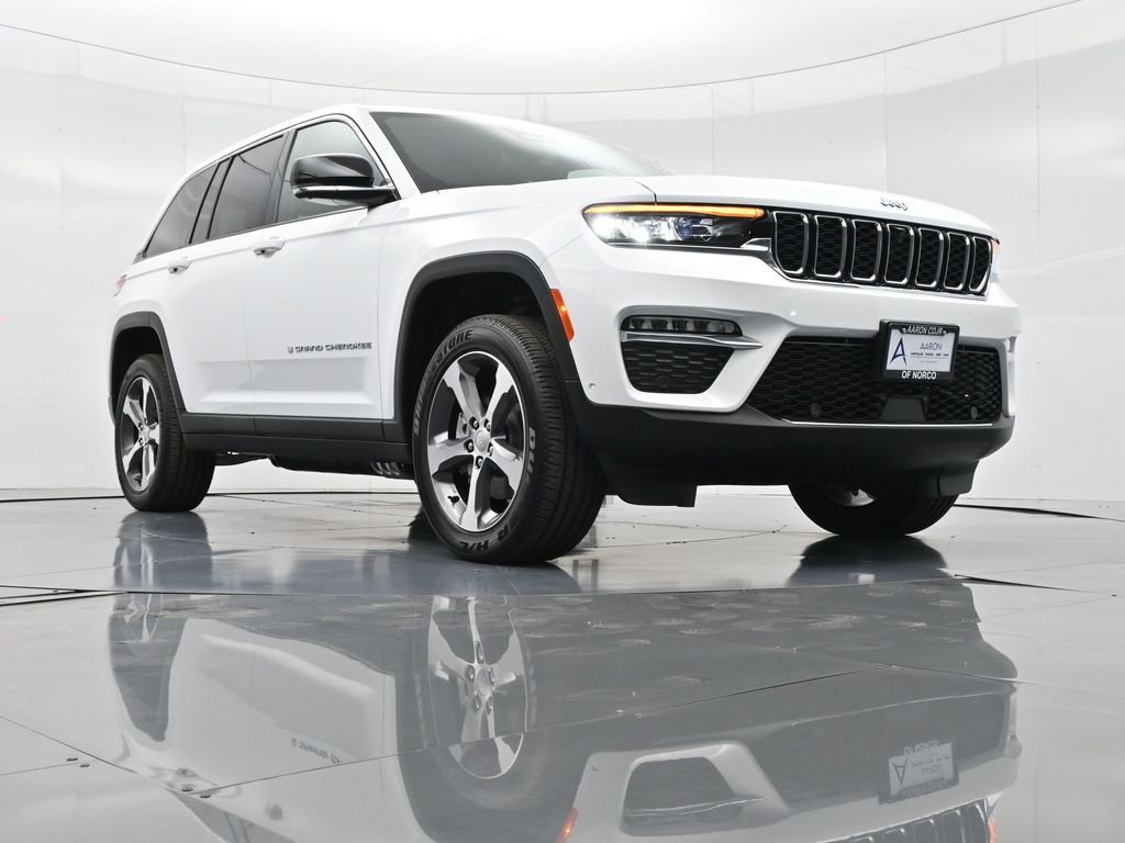 New 2025 Jeep Grand Cherokee Limited 4xe w/ Luxury Tech Group II image 34