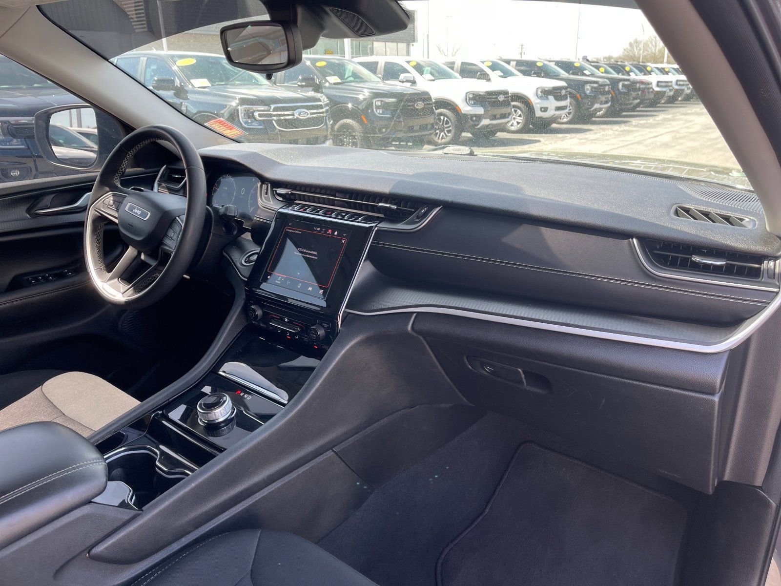 Used 2023 Jeep Grand Cherokee L Laredo image 20