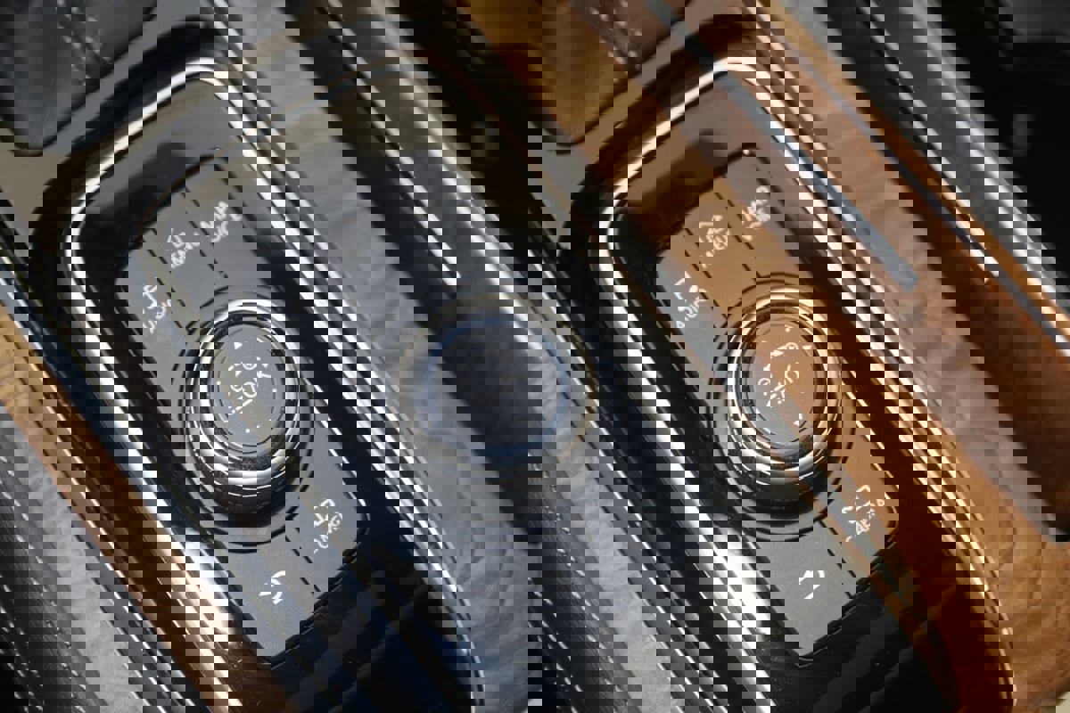 Used 2024 Nissan Armada SL w/ Captain's Chairs Package image 27